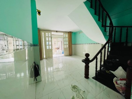 Bán nhà Huỳnh Tấn Phát. Q.7, 3 tầng diện tích nguyên căn 48m2, giá bán chỉ 3.3 tỷ khu dân cư