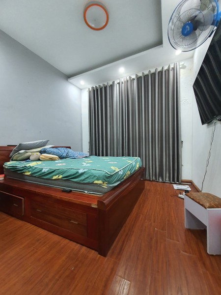 Dương Văn Bé, Vĩnh Tuy, HBT, dtsd 36m2 x 4T, mt 3.6m, cực gần mặt phố, sổ nở hậu, 3.6 tỷ