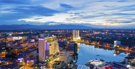 Khách sạn 4 sao cao 13 tầng. nằm ngay trung tâm