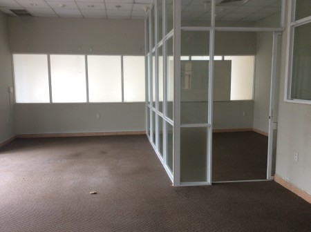 Văn phòng diện tích sử dụng 130m2 cho thuê giá rẻ nhất Q4 ngay hôm nay đầy đủ công nắng