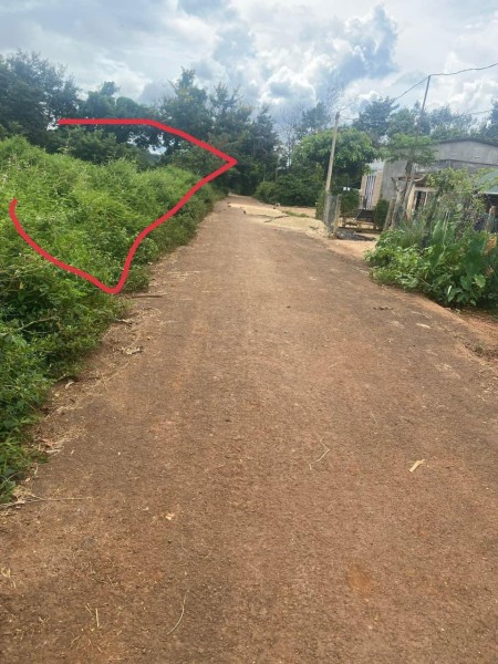 Bán gấp lô đất Thổ cư 100% tại Buôn Kpu - hẻm Tố Hữu đi vào 700m liên hệ 0935767366