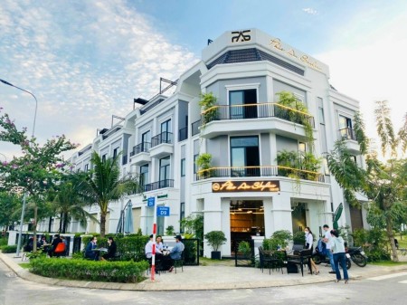 Cần bán căn nhà 3 tầng gần quốc lộ 13 khu công nghiệp Chơn Thành giá bán chỉ 2.2 tỷ