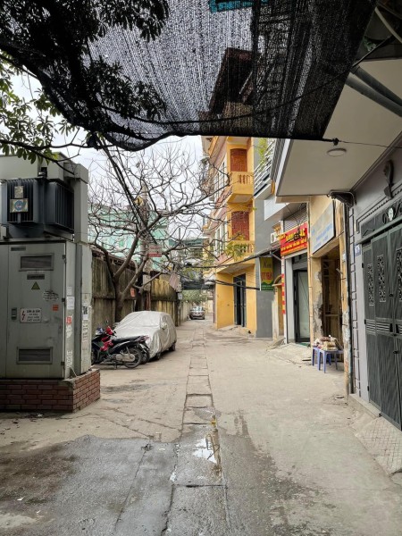 Bán Nhà Tân Mai ngõ thoáng nhà đẹp về ở luôn rộng 41m có sân để xe giá bán đầu tư sinh lời