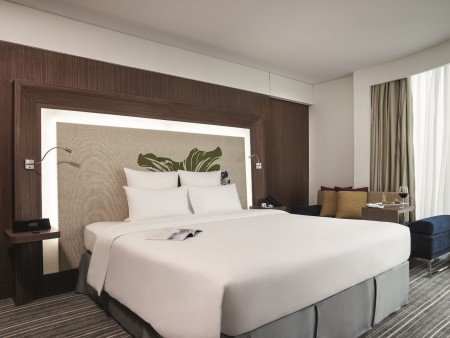Cần bán khách sạn mới đẹp mặt tiền đường Phan Chu Trinh gần bãi trước liên hệ 0938125266