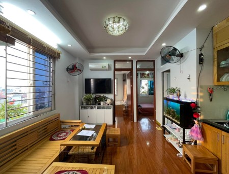 Bán gấp nhà Nguyễn Lương Bằng, Đống Đa, hiếm, dt 35m2, 5 tầng, 2.9 tỷ