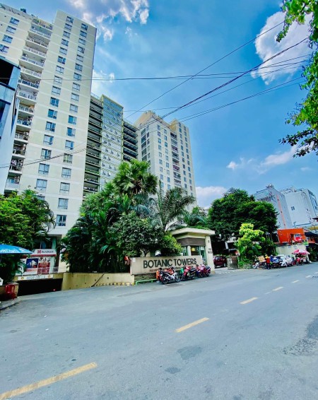 Bàn nhà nhỏ mà có võ sát xe tải 5 tầng đúc bê tông cốt thép, 4 phòng ngủ, khép kín, lhcc
