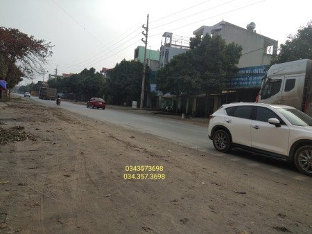 Bán đất 2 mặt tiền, mặt trục chính đường nhựa Quốc Oai, Hòa Lạc có sẵn sổ đỏ giá tốt