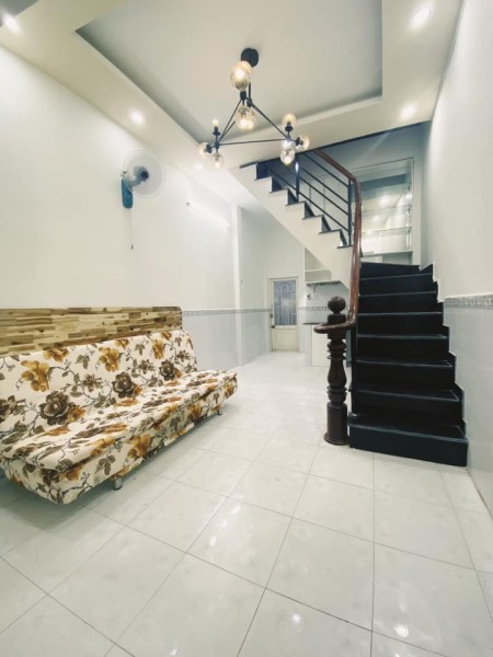 Chỉ 1 sẹc Thống Nhất, 38M2, hẻm ba gác và xe máy né nhau, giá 2.4 tỷ