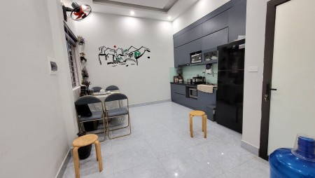 Bán nhà mặt tiền phố Minh Khai rộng 117m2 mặt tiền 4.3m, khu dân cư đông đúc, giá tốt
