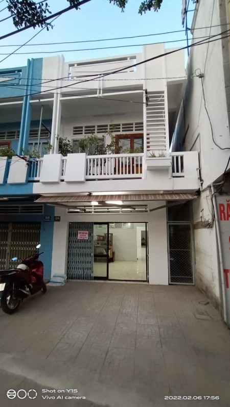 Cho thuê nhà nguyên căn, mặt tiền đường Phạm Hùng, Phường 2