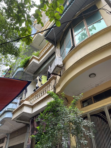 Bán nhà 2 mặt tiền Chùa Bộc giá bán chỉ 12 tỷ liên hệ xem nhà 0962310010, pháp lý đầy đủ