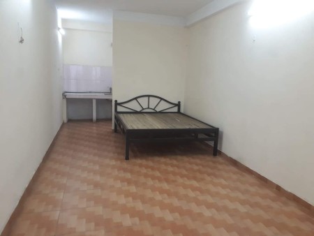 Phòng trọ đường Tôn Thất Tùng, Đống Đa diện tích sử dụng 25m² khu dân cư đông đúc