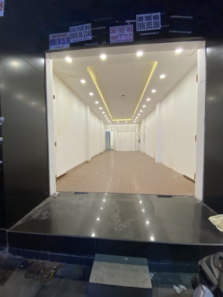 Cho thuê nhà nguyên căn mặt tiền Nguyễn Trãi, Bến Thành, Quận 1 (4.5x22, trệt 3 lầu) 70 triệu