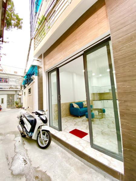 Nhà đẹp Lâm Văm Bền Quận 7 giá bán chỉ 3 tỷ 6 diện tích sử dụng 4x8,5 dân cư đông đúc