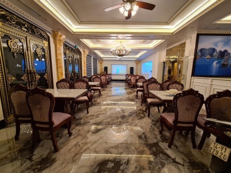 Bán khách sạn 120m2 mặt đường Hạ Long, có thể thiết kế 16 phòng+1 nhà hàng tầng 1.
