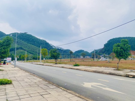 Cần Bán Gấp lô đất đẹp tại khu Bến Sơn- nằm ngay trung tâm thị trấn Yên Lập, Phú Thọ 200m2