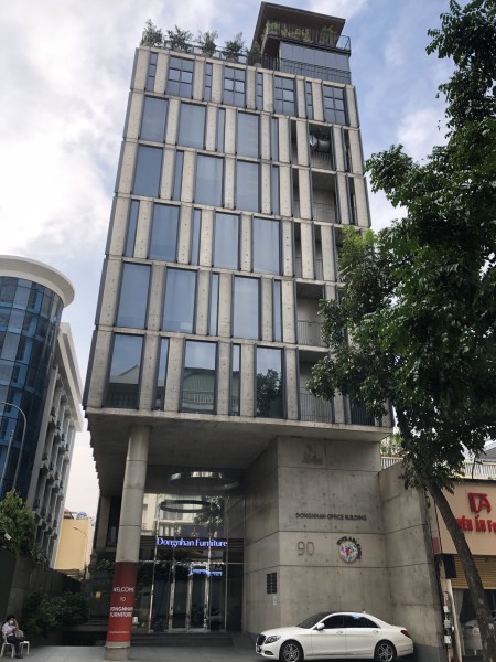 Cho thuê tầng trệt của Tòa nhà văn phòng, mặt tiền trung tâm liên hệ chính chủ 0908987747