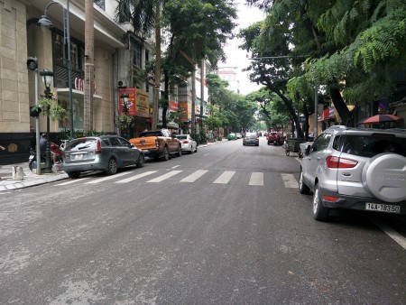 Bán nhà mặt phố Tô Vĩnh Diện,Q Thanh Xuân vị trí tuyệt đẹp, DT 120m2 -MT6m - Giá 250tr/m2