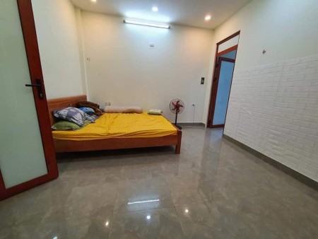 Bán nhà trung tâm Từ Liêm, dtsd 61m2 5 tầng, mt 16m, Logoc, Kinh Doanh, giá chỉ 5.6 tỷ