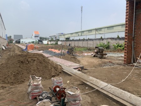 Đất nền 2 mặt tiền giá bán 900 triệu gần chợ Bình Chánh đường lớn, khu dân cư ngân hàng hỗ trợ vay