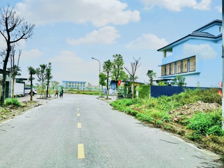 Cần bán Mảnh đất ở biệt thự khu đô thị Tân Thành - Yên Thanh, Uông Bí, Quảng Ninh