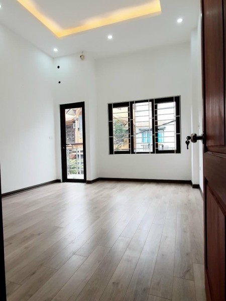 Nhà hiếm trong tầm giá, view sân vườn, an sinh tuyệt vời về ở thì khỏi phải bàn
