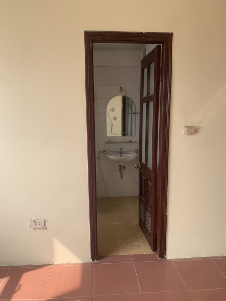 Chung cư CT5A Mễ Trì Thượng, Diện tích 80 m2. Chỉ 1,8 tỷ vào nhận nhà ở ngay.