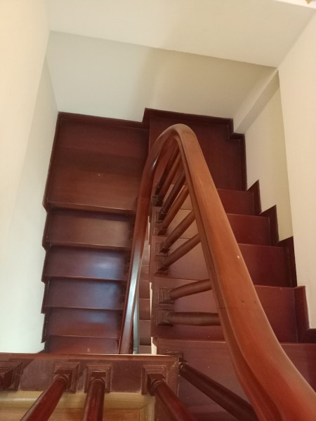 Bán nhà Hoàng Hoa Thám giá rẻ, gần phố, đẹp, ở sướng 50m2, 3 tầng, mt 3.2m nhỉnh 4 tỷ