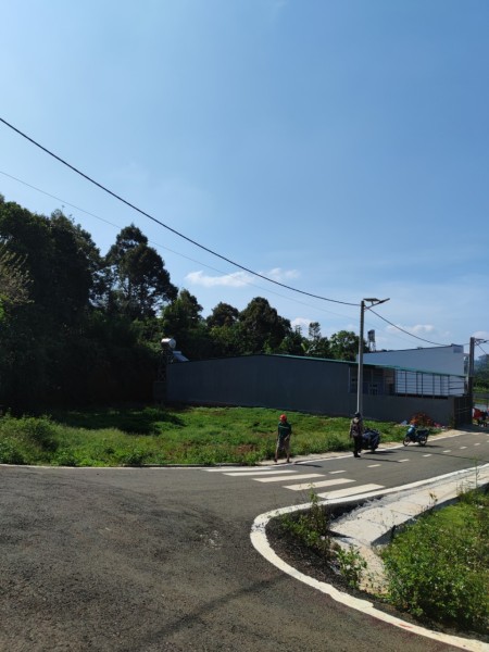 Bán đất ngộp trung tâm Lộc An diện tích lớn, có 176m2 thổ cư, liên hệ 0792067398