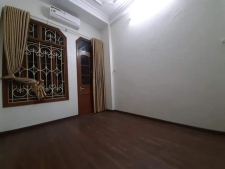 Siêu hot bán nhà mặt phố Tô Hiệu dtsd 26m2, ô tô đỗ cửa, giá bán chỉ 2 tỷ hơn, pháp lý đủ