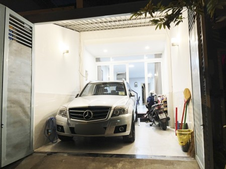 Bán nhà 1 lầu mặt tiền đường Số 49, phường Bình Thuận, Quận 7 giá bán 10.6 tỷ, sổ hồng riêng