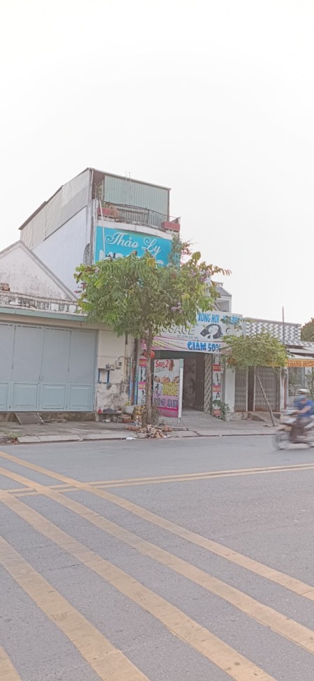 Bán nhà mặt tiền Lê Lợi, Hóc môn diện tích 4.8 x 19 đúc trệt, 2 lầu giá bán 6 tỷ, lhcc