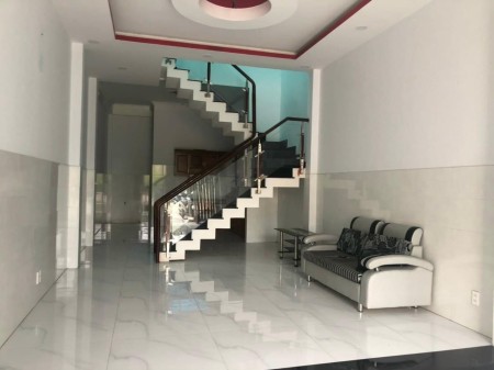 Bán gấp nhà nguyên căn gân Vinhomes Quận 9, đường 8m, vỉa hè 4m, xe ra vào thoải mái