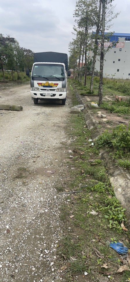 Bán 2 lô trục chính New City Phố Nối đi thẳng vào hồ điều hoà, liên hệ 0922432888