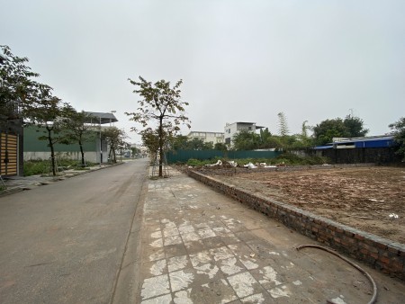 Biệt Thự 260m hướng Nam Khu đô thị Nguyên Khê liên hệ xem nhà 0989589339
