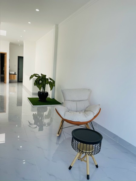 Bán nhanh nhà nguyên căn còn mới 100% hẻm 327 Y Moan, thổ cư, pháp lý chính chủ