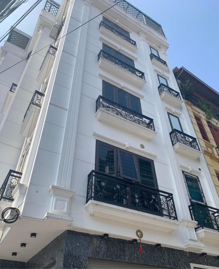 Chính chủ bán nhà ngõ 102 Hoàng Đạo Thành ô tô đỗ lô góc diện tích 60m2 giá bán 6 tỷ