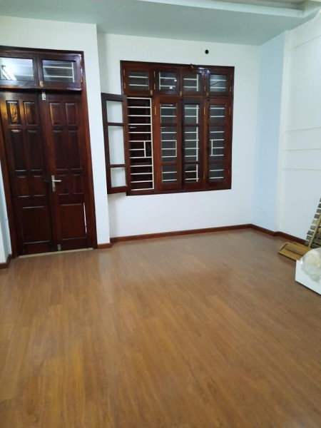 Bán nhà Nguyễn Văn Huyên, vị trí đắc địa, diện tích sử dụng 66m2, 5 tầng, giá bán 5,8 tỷ