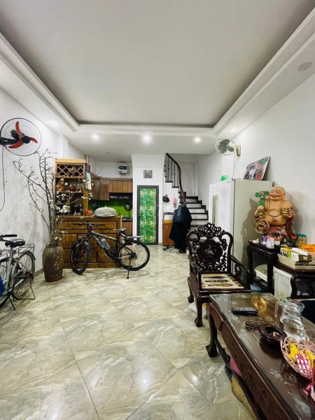 Bán nhà gấp gần đạ học công nghiệp diện tích sử dụng 42m2, giá bán nhỉnh 4 tỷ lh 0977049345