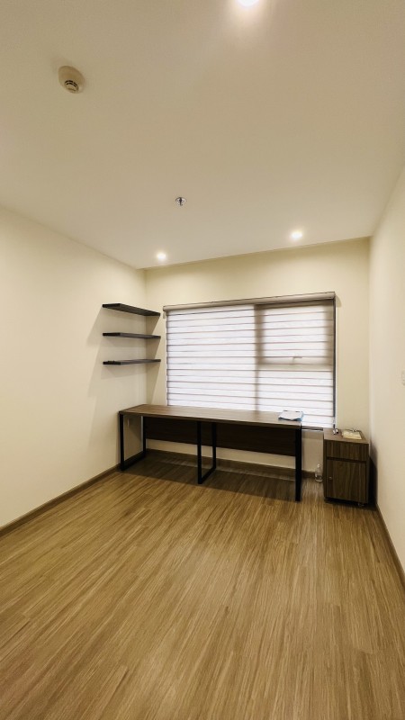 Cần tiền bán gấp căn chung cư 2 ngủ + 1 vs. Cắt lỗ pháp lý bàn giao đầy đủ nội thất, lh 0982143388