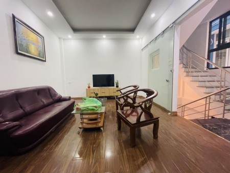 Chính chủ cần bán căn nhà tại Mỹ Đình Hà Nội, giá bán 4.65 tỷ, liên hệ 0963005936.