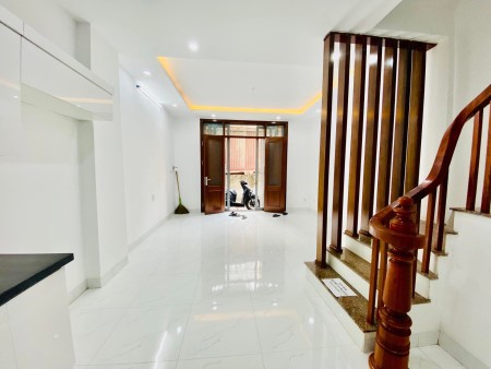 Cần bán nhà siêu phẩm ngõ 68 Cầu Giấy diện tích sử dụng 45m2, 6 tầng, giá bán 5.6 tỷ