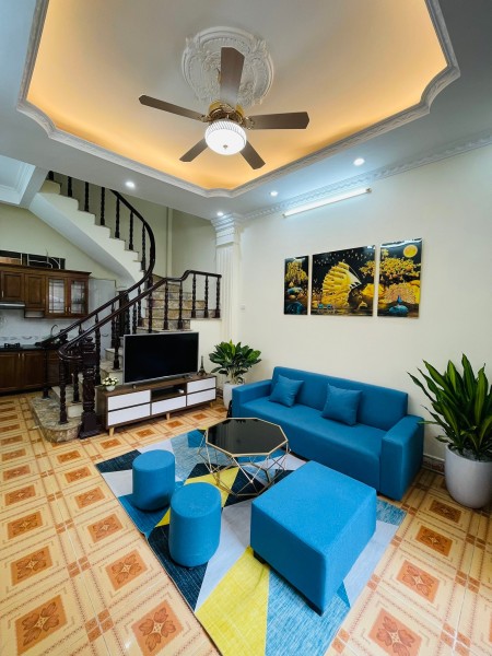 Bán nhà nguyên căn đúc 5 tầng, ở hay đầu tư đều được, diện tích 34m2, giá nhỉnh 3 tỷ, lhc