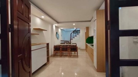 Bán nhà Cầu Giấy diện tích sử dụng 36m2, đúc 5 tầng, gần đường ô tô, giá chỉ 3.8 tỷ, lhcc