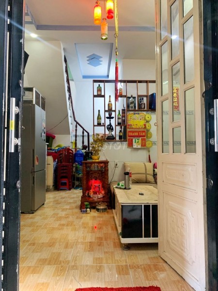 Bán nhà phố diện tích 4x8m, 2pn, 2wc 1 lầu ngay Chợ Hưng Long dự án The Sol City