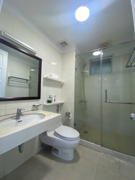 Chính chủ cần bán gấp căn hộ E5 - Ciputra Tây Hồ, dt 123m2, 3 ngủ, đồ cơ bản. Lh: 0966286718
