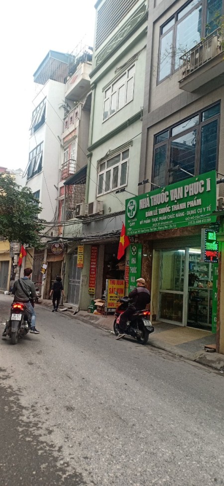 Mảnh Đất Vàng Kim Giang gần ngã Tư Sở kinh doanh đỉnh của đỉnh hai ô tô tải tránh nhau
