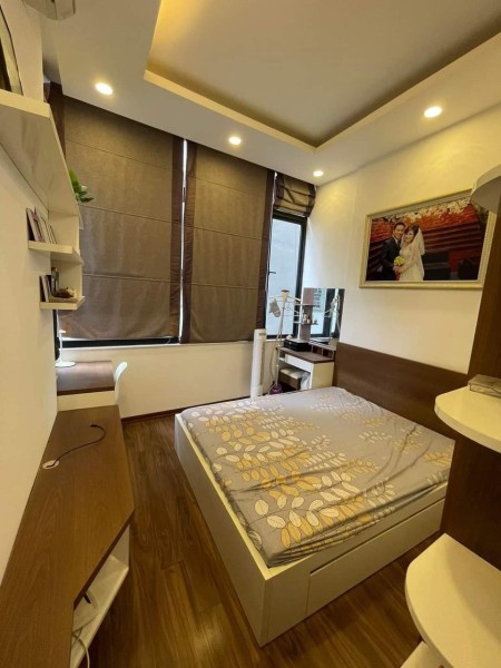 Bán nhà mặt ngách ngõ 176 Trương Định, ô tô đỗ cách nhà 30m giá bán 3.35 tỷ, số sẵn