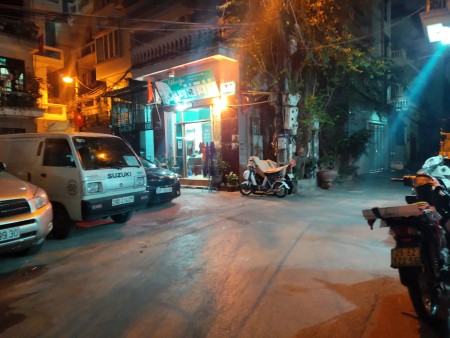 Bán gấp nhà phố Quốc Tử Giám, Đống Đa, ô tô tránh, lô góc kinh doanh, diện tích 40x5, giá 5 tỷ