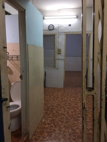 Cần bán căn hộ Bàu Cát II diện tích 30.7m2, giá tốt chỉ 1 tỷ 4 thương lương